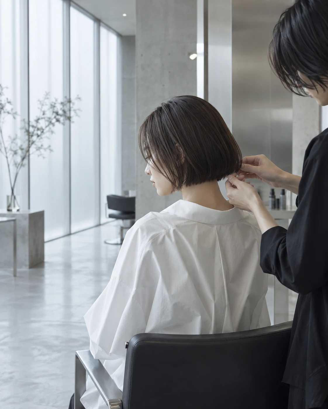 美容師が髪を整える生成イメージ